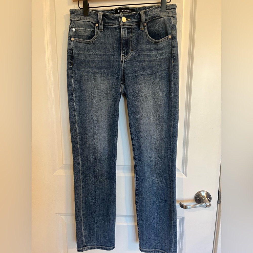 Liverpool Medium Blue Soft Women's Straight Leg Jeans size 4/27 Petite